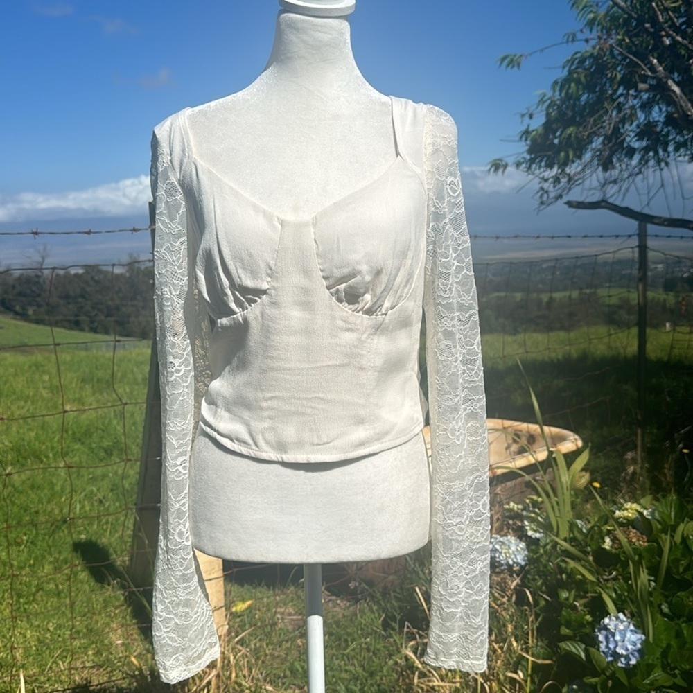 NWT Wild Fable Long Sleeve Lace Bustier Top Off White